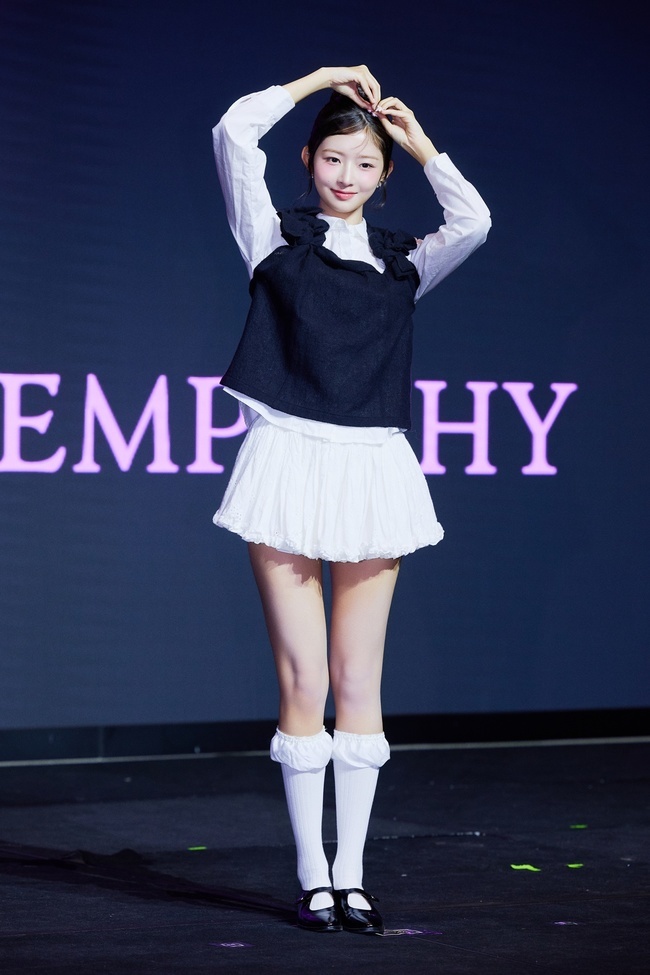 ‘러블리 폭주기니’ <b>아이브 레이</b>, 첫 고정 예능 확정 ‘<b>집 나가면</b> 개호...