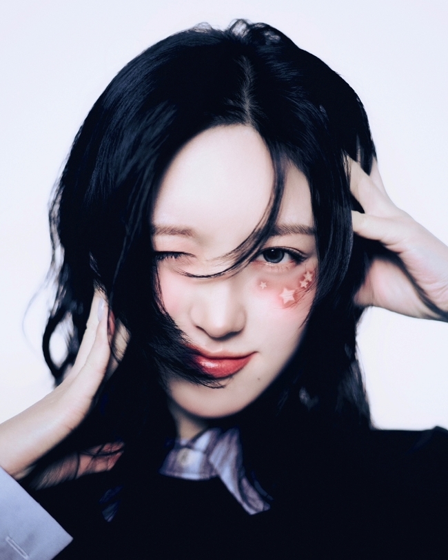 <b>아이브</b> 가을, 데뷔 <b>첫</b> 시구 도전 “버킷리스트 이뤄 영광”