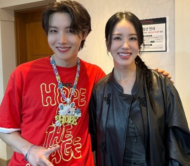 너무 훈훈한 모습 보여준 제이홉님과 엄정화님