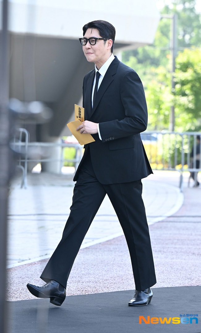 정준일, ‘<b>불후의 명곡 왕중왕전</b>’을 위해 [포토엔HD]