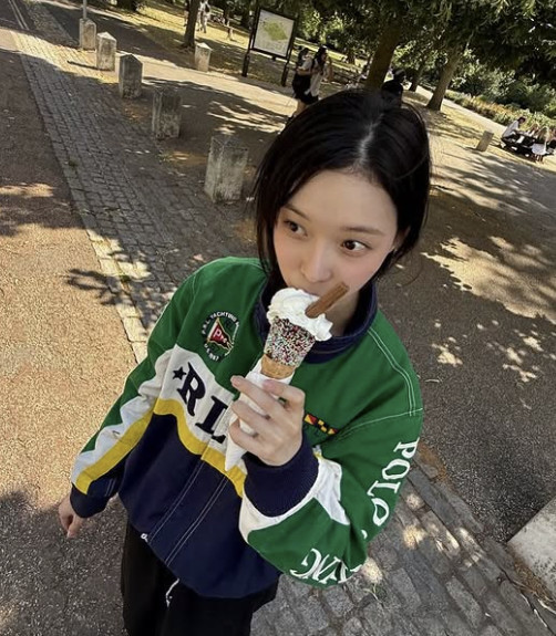 꾸미지 않아도 주변이 환하게 빛나는 윈터님