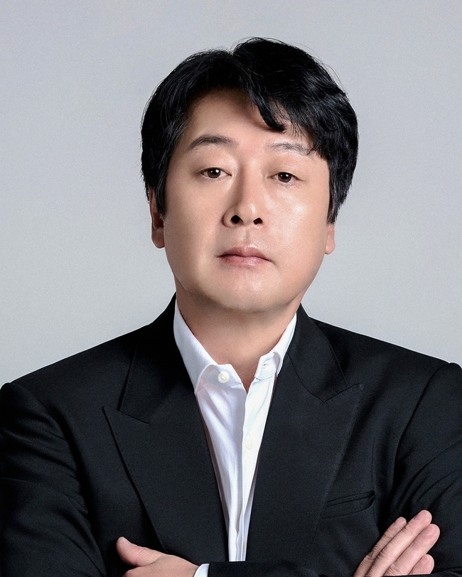<b>김윤석</b>, <b>HB엔터</b>와 <b>전속계약</b> 체결‥이성민→안재현과 한솥밥