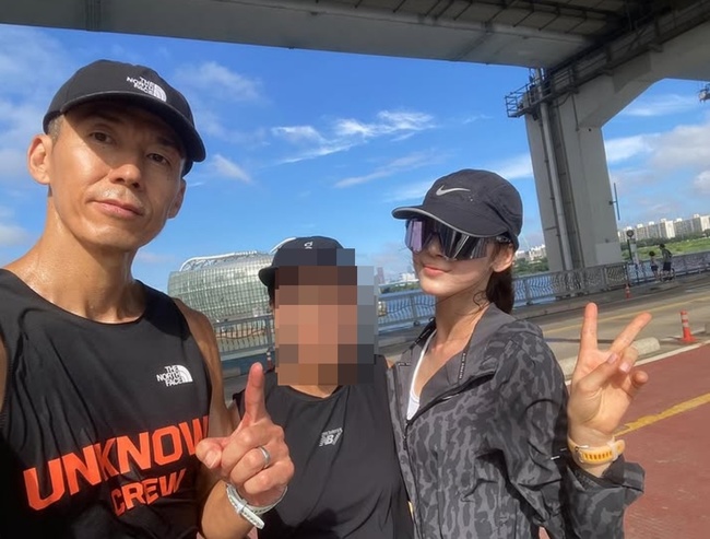 ‘법적 분쟁’ <b>뉴진스 다니엘</b>, 활동은 못해도 건강한 <b>러닝</b> 일상