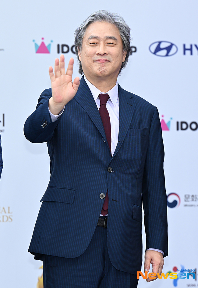 <b>박찬욱</b>, <b>미국 작가 조합</b>서 <b>제명</b> 당했다‥파업 기간 규정 위반