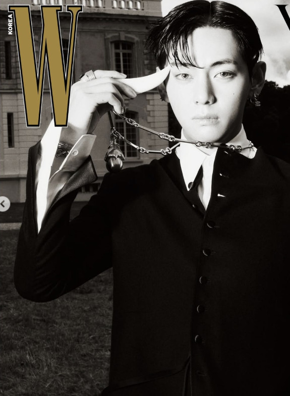 나도 모르게 감탄하게 만드는 뷔의 W코리아 화보 