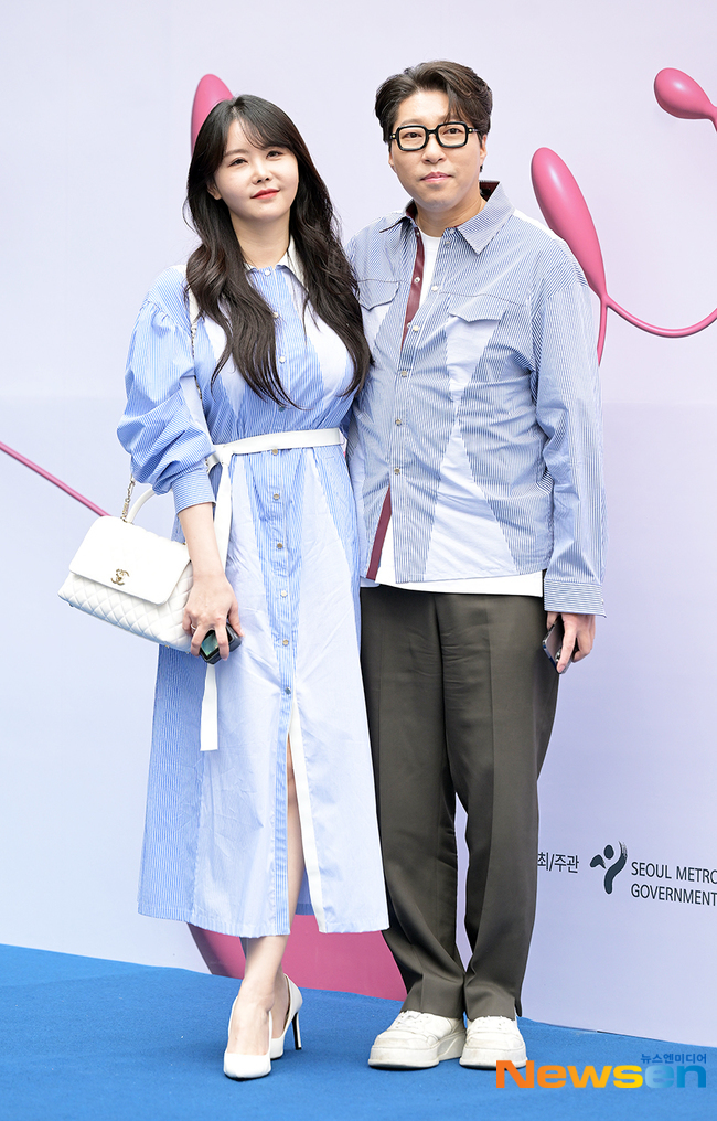 故 <b>대도서관</b> 빈소 마련, <b>상주</b>는 전 부인 <b>윰댕</b>…슬픔 속 동료들 조문 행...