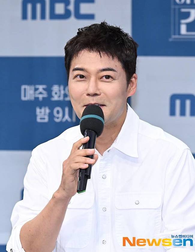 ‘공개연애 2번’ <b>전현무</b> “연예인들 <b>한강</b>에서 비밀 <b>데이트</b>”(브레인 아...