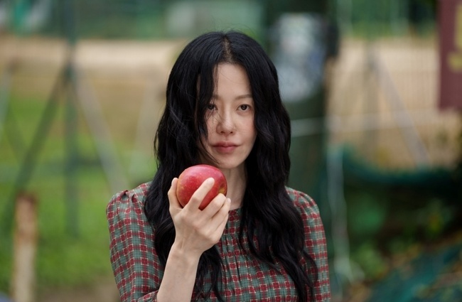 ‘사마귀’ <b>빨간 사과</b> 든 <b>고현정</b>, 왜 추앙받는 연쇄살인범 됐나