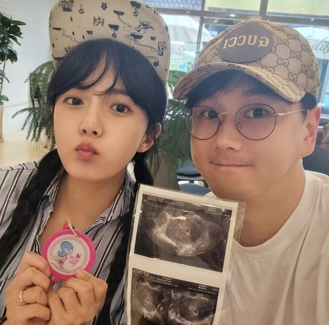 <b>강은비</b>, 17년 열애 끝 결혼 3개월만 <b>임신</b> “눈물이 핑 돌아” [전문]