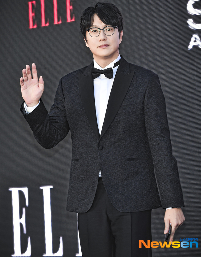 “임슬옹 미안해” <b>성시경</b>, 1인 기획사 미등록 <b>논란</b> 사과 후 <b>유튜브</b> 재...