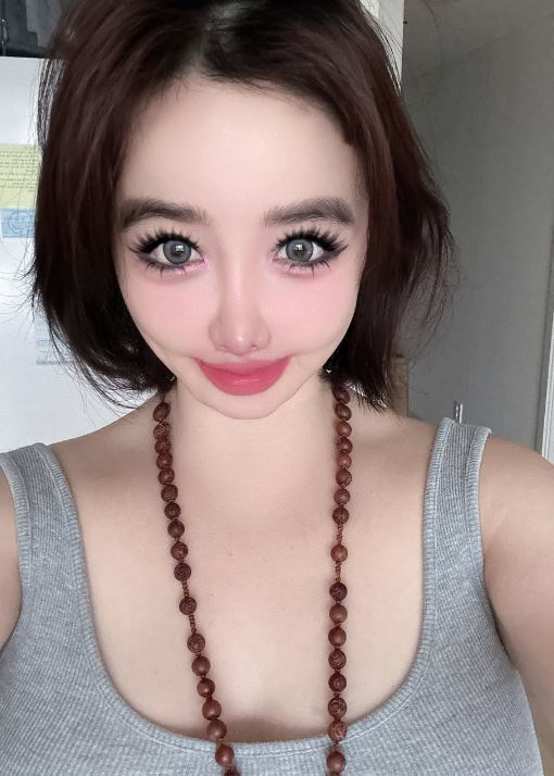 <b>박봄</b>, <b>양현석</b> 가짜 <b>고소</b>→반려견 립스틱 <b>논란</b>까지 ‘전부 삭제’…마음...