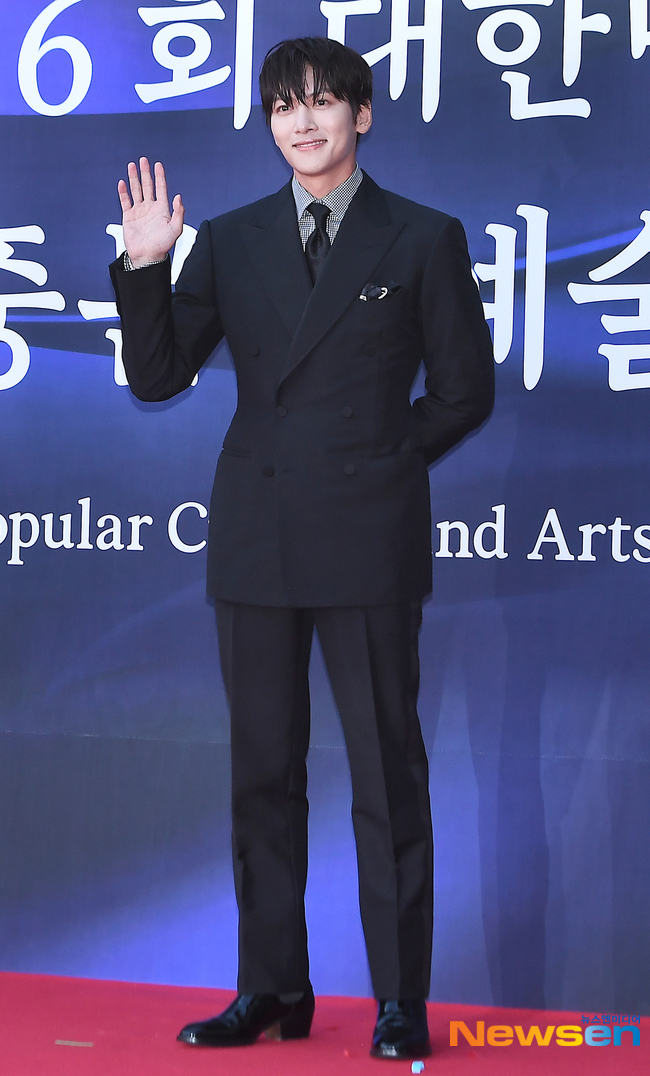 지창욱, 편안한 매력 (<b>2025</b> 대한민국 <b>대중문화예술상</b>)[포토엔HD]