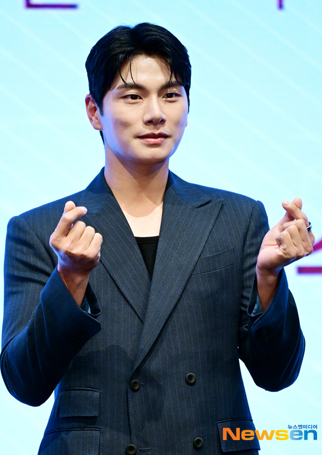 ‘사생활 <b>루머 해프닝</b>’ <b>이이경</b>, 유재석과 쉼표 클럽 정모 참가(놀뭐)