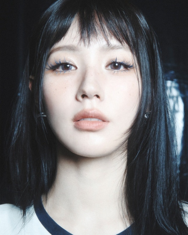 Miyeon đã ghi lại được những cảm xúc mơ hồ, khao khát và phức tạp của cô trong một bức ảnh.