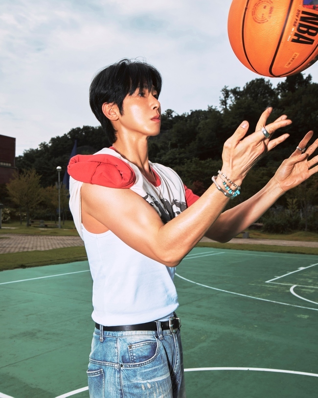 동방신기 <b>유노윤호</b> 정규 1집, 엑소 <b>카이</b>·아이들 <b>민니 지원사격</b>