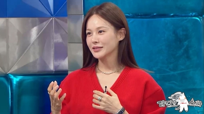 <b>아이비</b>, <b>송승헌 동거설 해명</b>했다 “눈썹 특이한 강아지 입양한 것”(라...