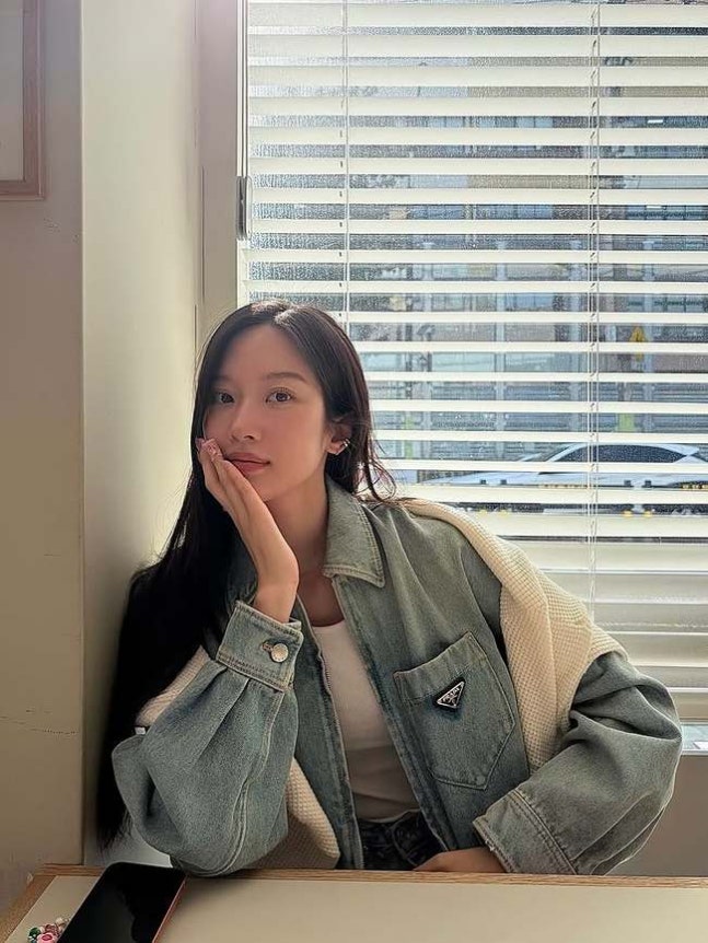 청초하고 따뜻한 분위기로 매력 연출한 문가영