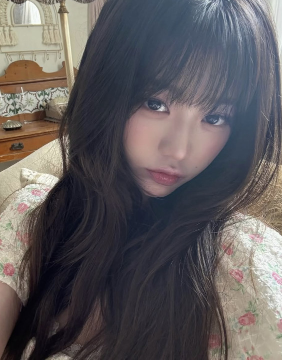 언제 어디서 찍어도 러블리한 존재감 입증