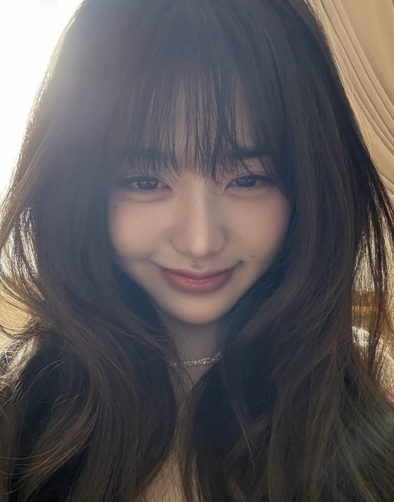 언제 어디서 찍어도 러블리한 존재감 입증