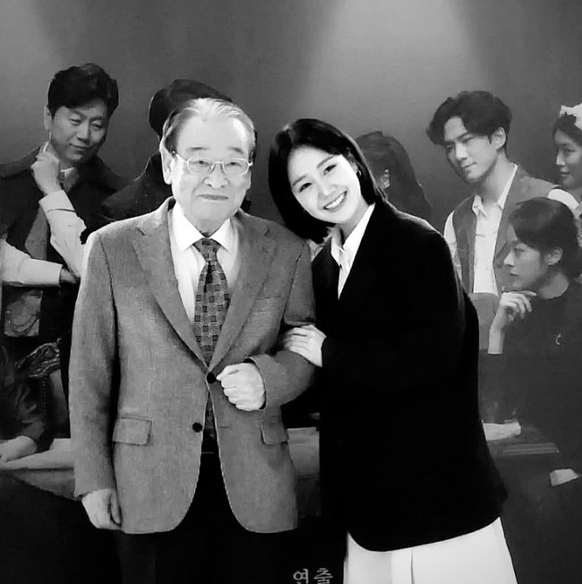<b>진지희</b> ‘하이킥’ 할아버지 故<b>이순재</b> 추모 “존경하고 사랑합니다”