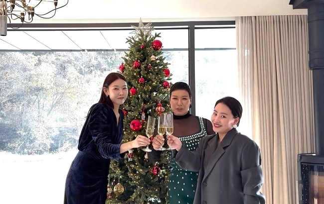 <b>정영주</b> “처음 본 남자와 키스한 적 있다”→<b>한혜진</b> “인생 헛살아” 씁...