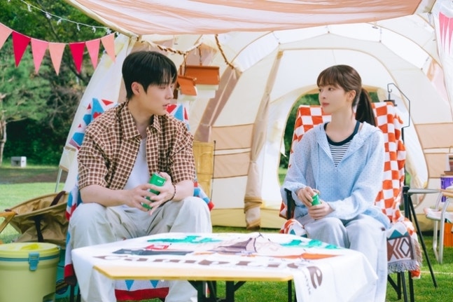 《給你宇宙》裴仁爀盧正義露營劇照曝光 揭開兩人情感變化
