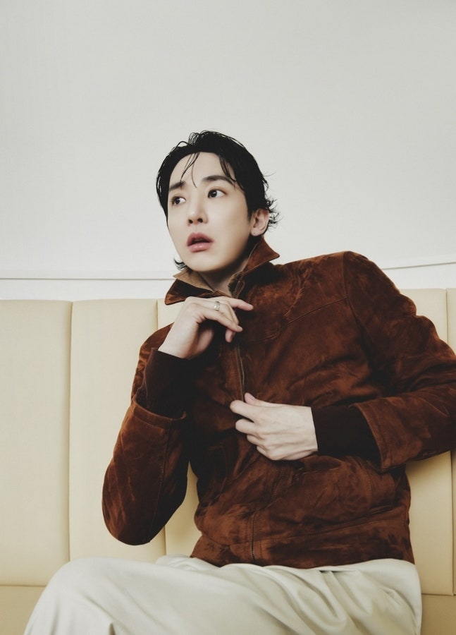 절제된 남성미가 두각된 이수혁님의 화보
