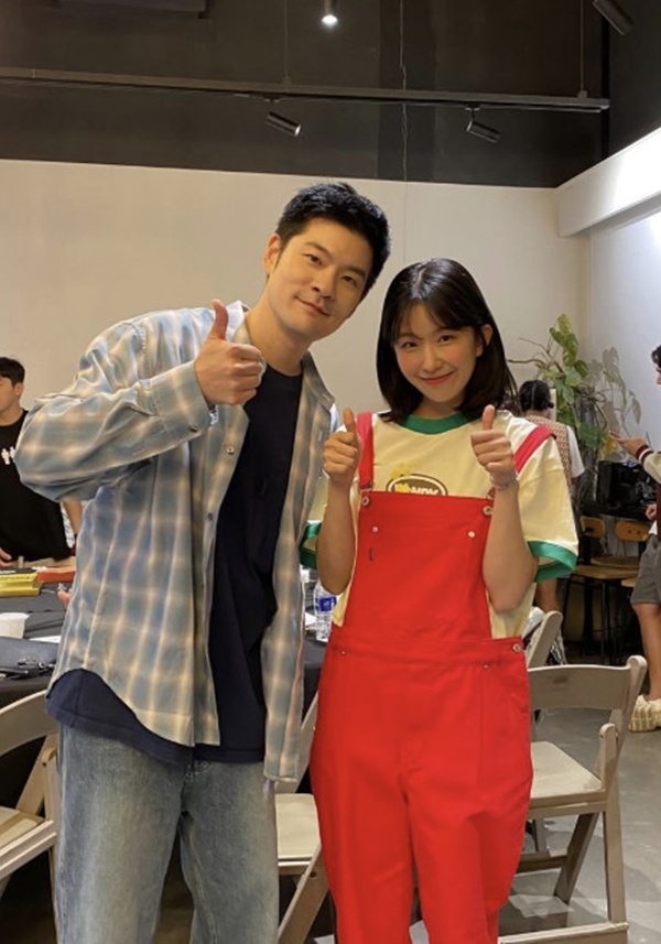 공개 열애 장기하♥윤가이 첫만남 투샷 재조명‥18살 차이 그대로 담겼다