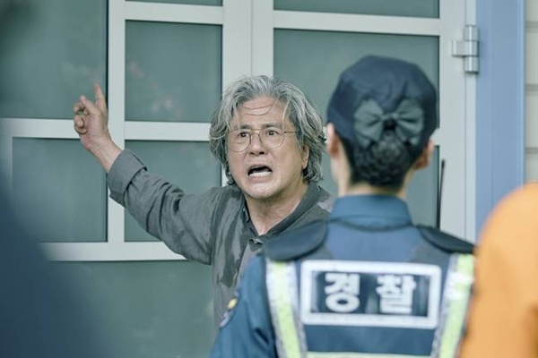 Netflix《末行手記》崔岷植演活許文悟　懸疑核心揭曉