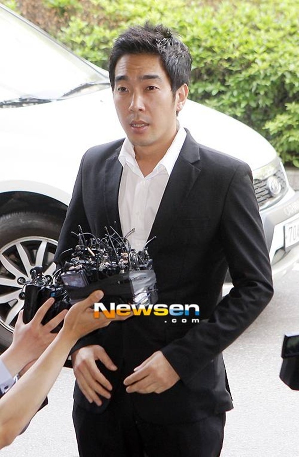 “임시완은 김수현 언팔” 고영욱, 정해인 띄우며 애먼 사람 머리채 ‘...
