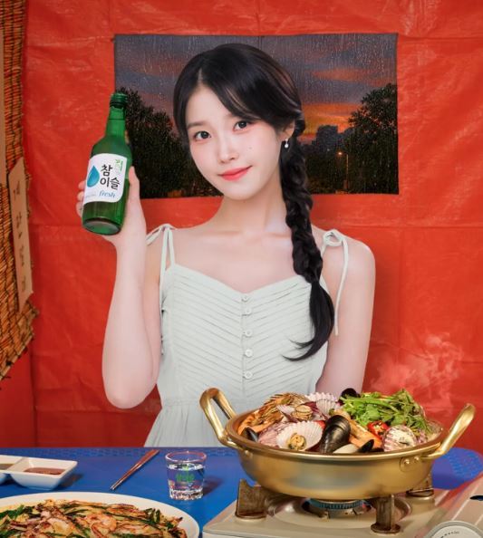 ‘결별’ 아이유 곁에는, 12년 의리가 함께했다…“ 아이유 만 있으면 됩...