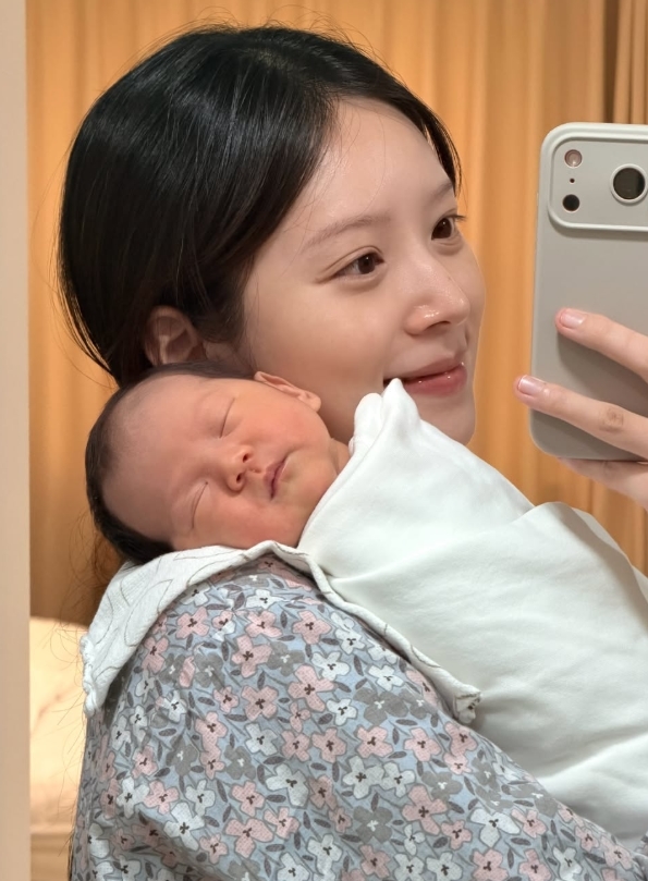 ‘하시4’ <b>김지영</b>, 사업가 남편 똑닮은 <b>딸</b> 최초 <b>공개</b> “이름은 슬이, 엄...