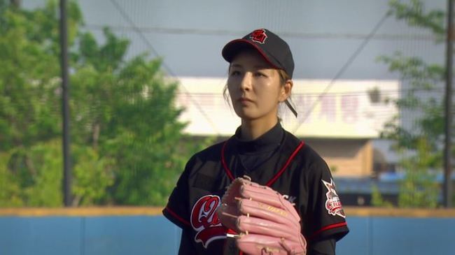 <b>송민지</b> ‘<b>야구여왕2</b>’ 비밀병기, 괴물 <b>투수</b> 나왔다 “니퍼트 빼닮아”