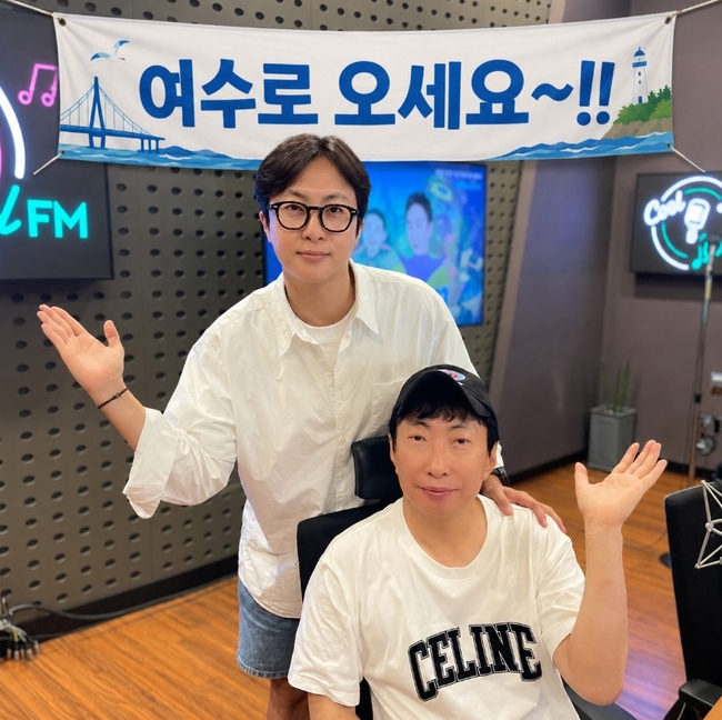 박명수 “얼마 전 사진 찍힌 <b>배용준</b>, <b>백발</b>인데 <b>얼굴</b>은 그대로”(라디오...