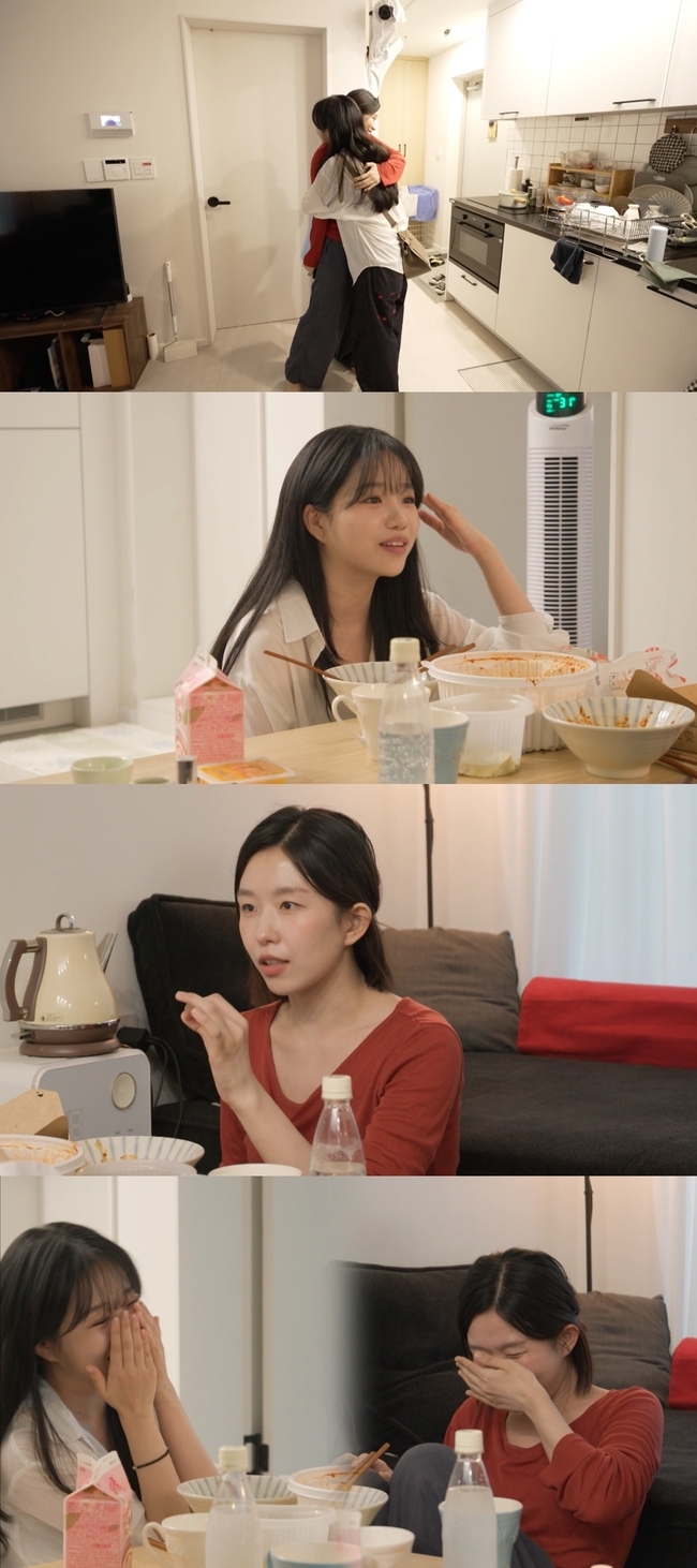 <b>윤가이</b>, <b>조유리</b> 연기 선생님이었다‥고등학교부터 10년 <b>우정</b>(전참시)