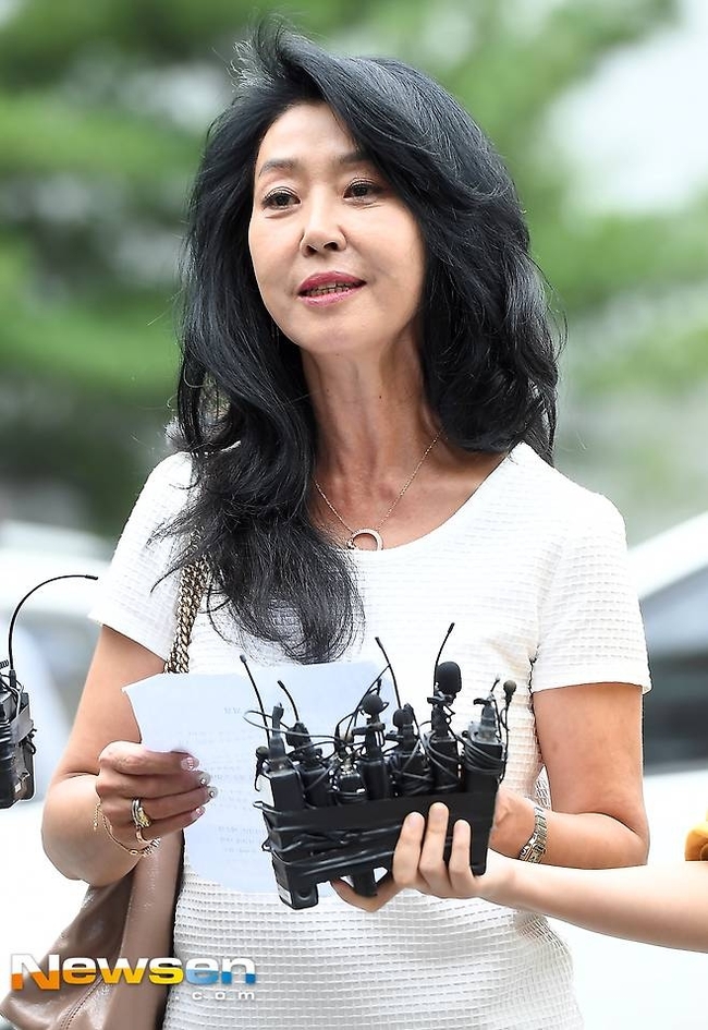 <b>김부선</b>, 2억 원대 <b>대여금 반환 소송</b>…옥수동 아파트 가압류까지