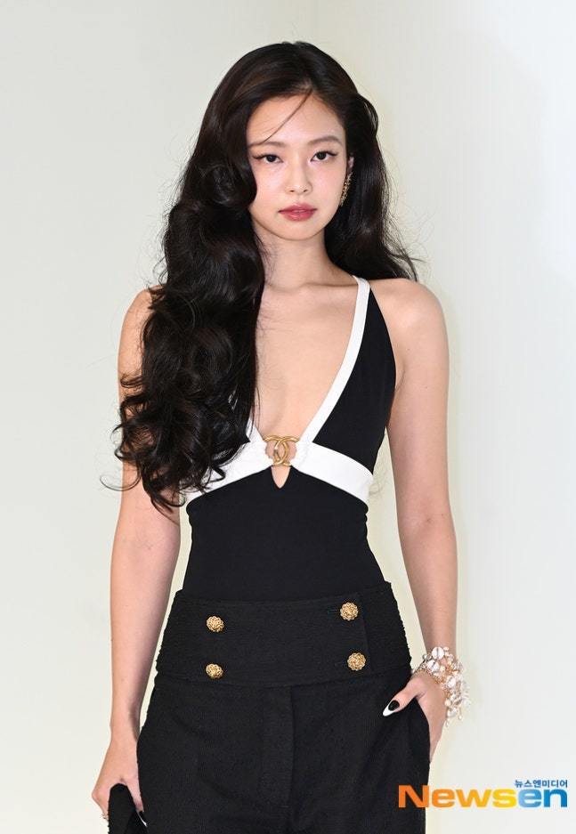 <b>제니</b>, <b>의상 사고</b> 악의적 편집 영상에 “선처 없이 법적 조치” [전문]