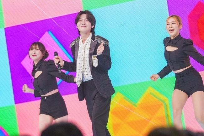 ‘누나들이 좋아할 얼굴’ 김용빈 “연상 좋아한다” 고백(금타는 금요...