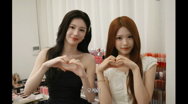 <b>리센느 제나</b>, <b>닮은꼴</b> <b>고윤정</b> 만났다‥“훨씬 어리고 예뻐” 칭찬에 번호...