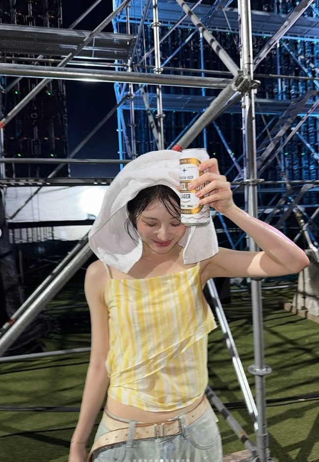 ‘<b>3571모 모발이식</b>’ <b>이채연</b>, 물에 젖어도 정수리샷도 자신있어