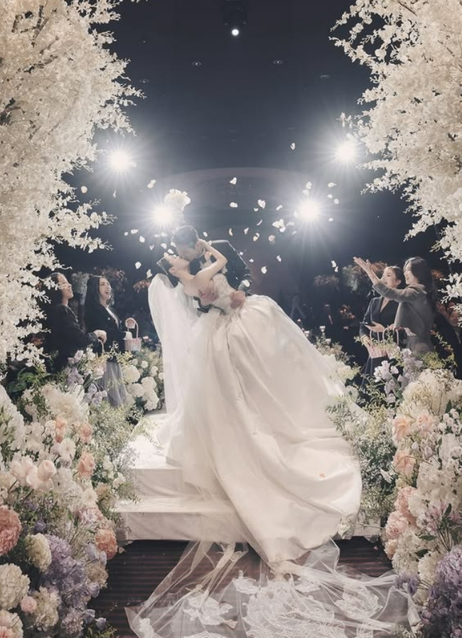 From T-ara to the Aisle: Ryu Hwayoung Weds Businessman 3 Years Her Senior