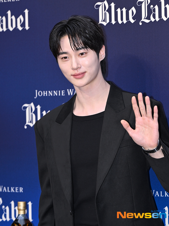 <b>변우석</b>, <b>사생활 침해</b> 피해 심각 “매니저 거주지까지 찾아가, 법적 조치...