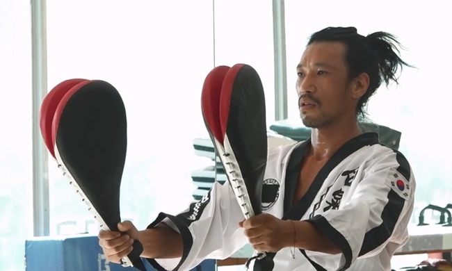 90년 된 구옥 사는 <b>김민</b>, 위기의 ‘<b>나혼산</b>’ 구하나‥무술 10단 유단자 ...