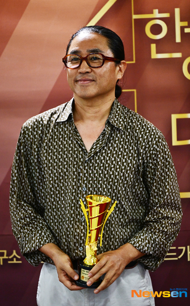 ‘명량’ <b>김한민 감독</b> 11월 <b>결혼</b>, 예비신부는 15세 연하 판소리 명창 이...