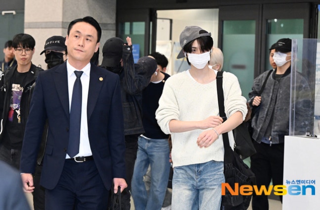 仁川国際空港に到着したBOYNEXTDOORのメンバー