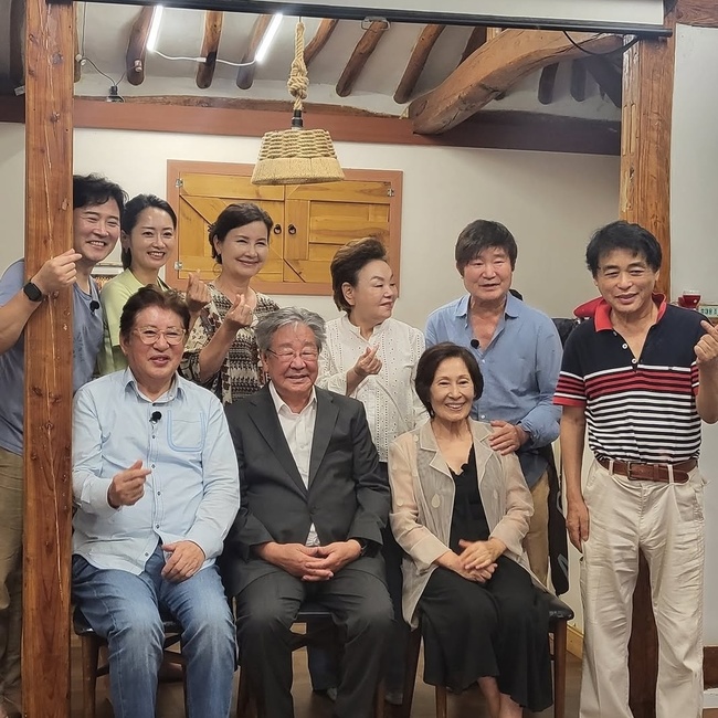<b>임호</b>, 故 최불암 별세에 ‘전원일기’ 추억 <b>사진</b> 꺼냈다‥故 <b>김수미</b>도 ...