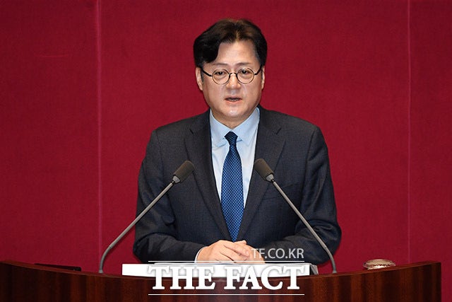 <b>홍익표</b> "尹 정부 2년, 민주주의 후퇴 경제·민생 파탄 직전…대안은 민주당" ...