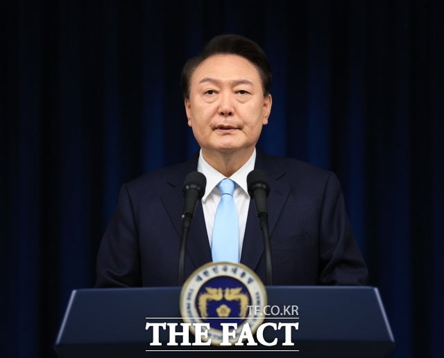 '<b>대국민 담화</b>' 尹 "의대 증원 2000명 최소 규모…의료개혁 지지 해달라"[전문...