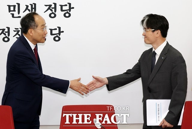 <b>추경호</b>, 공수처장에 "<b>채상병</b> 수사 결과 제대로 못 내면 존폐 문제 제기"