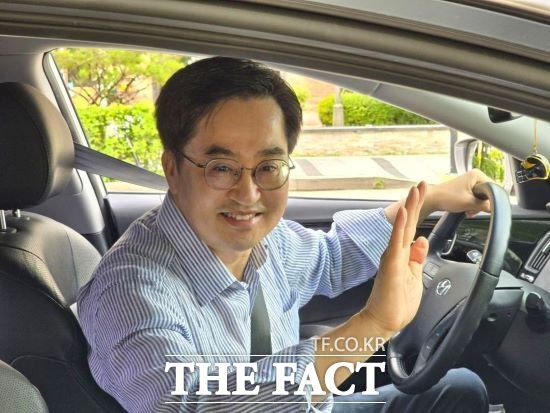 <b>김동연</b> 경기도지사, ‘친문’ <b>김경수</b> 전 경남지사 <b>복권</b> 촉구